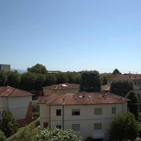 Appartamento Via Grandi - Free Gated Parking - 5 Minutes From Center Lucca Ngoại thất bức ảnh
